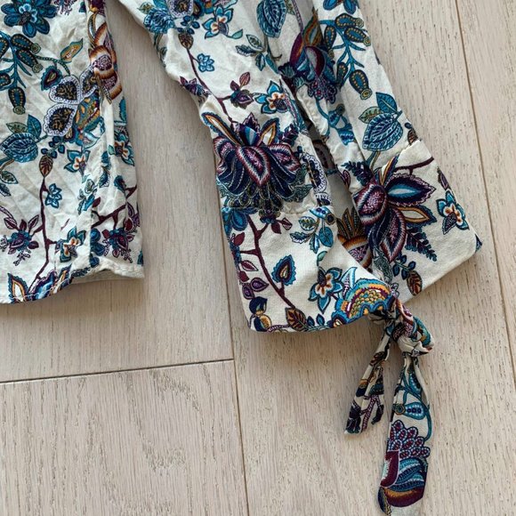 Zara Trafaluc Floral Blouse with Cutout - Medium - Picture 4 of 4